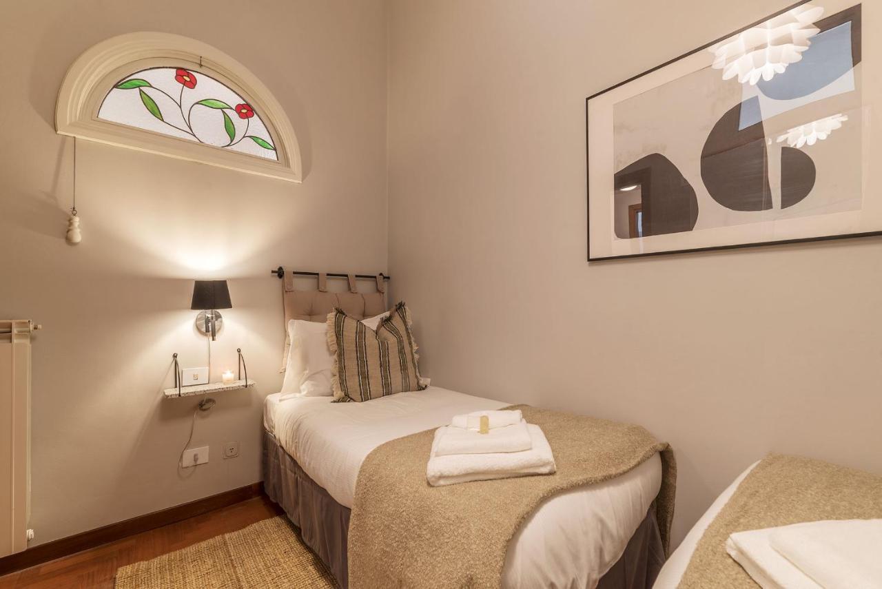 Lively Roma Trastevere Renovated Apartment - Fromhometoローマ エクステリア 写真