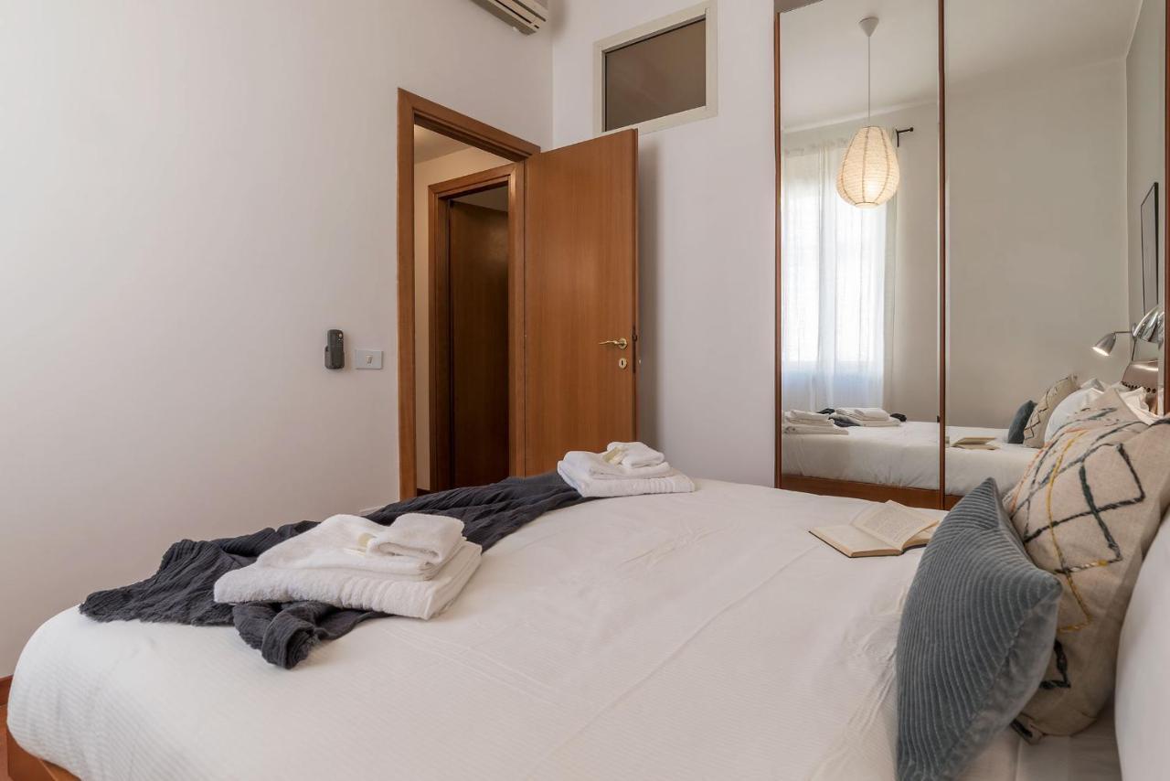 Lively Roma Trastevere Renovated Apartment - Fromhometoローマ エクステリア 写真