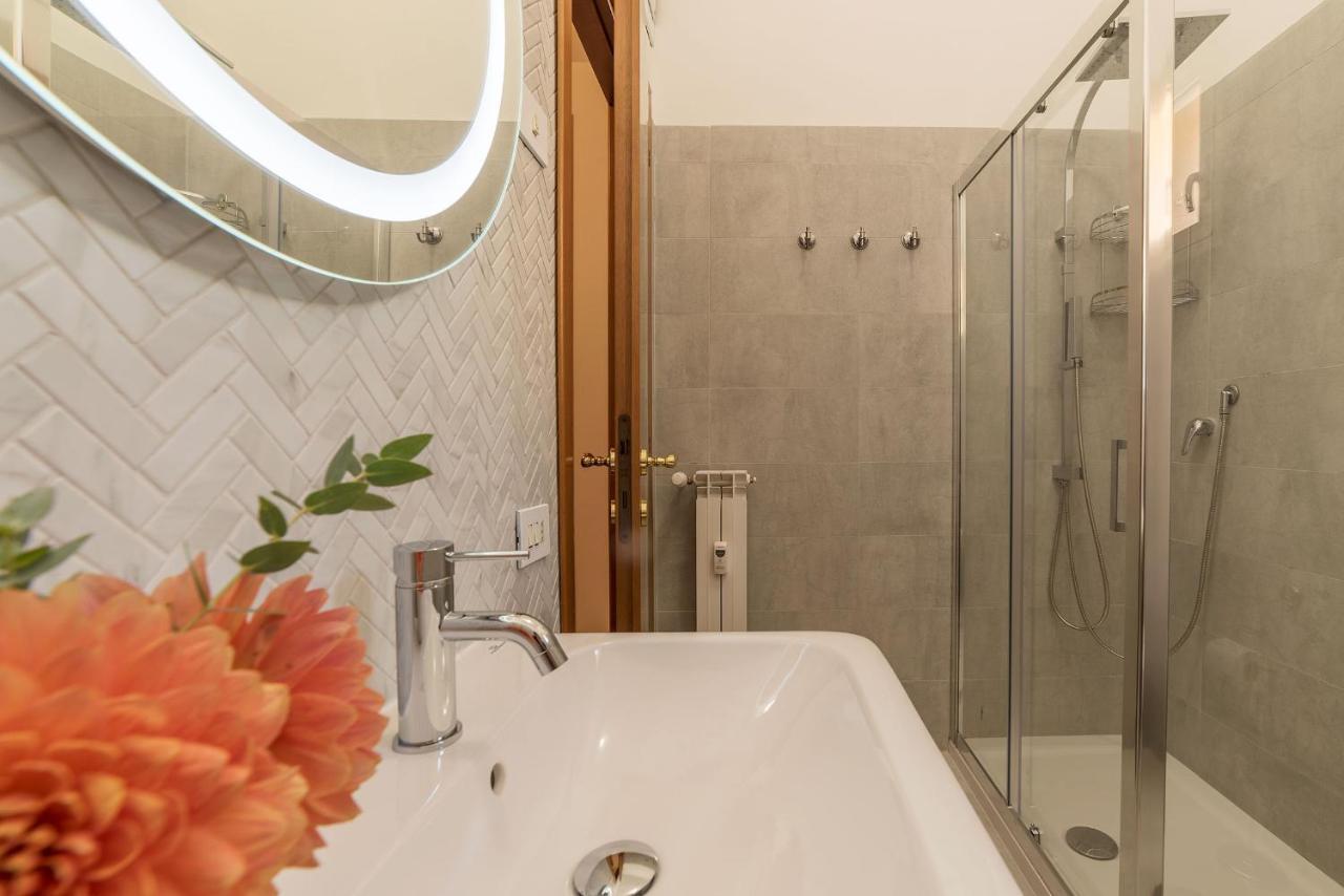 Lively Roma Trastevere Renovated Apartment - Fromhometoローマ エクステリア 写真