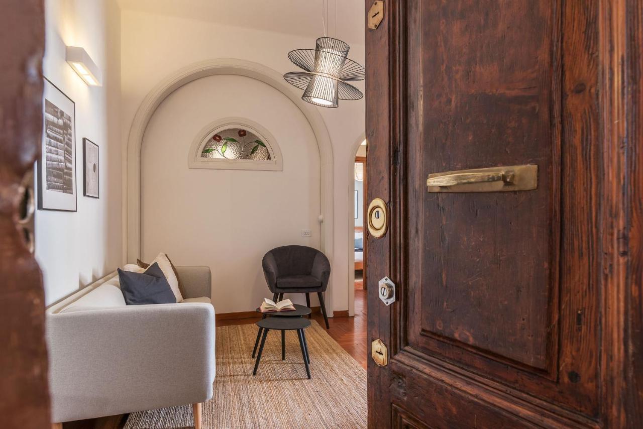 Lively Roma Trastevere Renovated Apartment - Fromhometoローマ エクステリア 写真